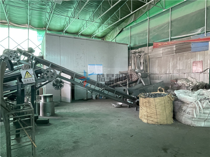 廢鋁合金破碎機(jī)生產(chǎn)現(xiàn)場 廢鋁合金破碎機(jī)生產(chǎn)現(xiàn)場